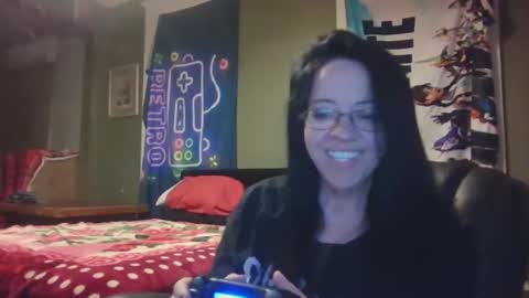 loveashlii online show from May 13, 4:32 am
