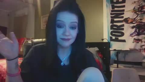 loveashlii online show from May 14, 5:25 am