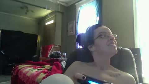 loveashlii online show from May 14, 5:42 pm