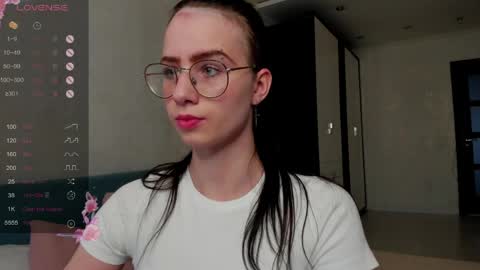 Elisabette online show from March 30, 8:04 am