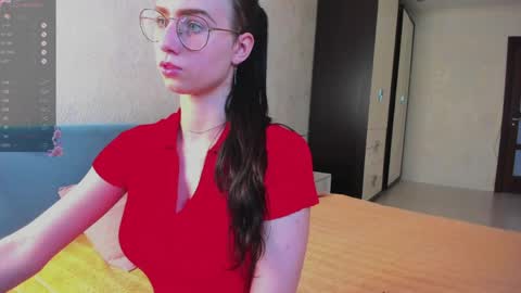 Snapshot of lovebettie chatting on April 6, 8:48 am Elisabette online show from April 6, 8:48 am