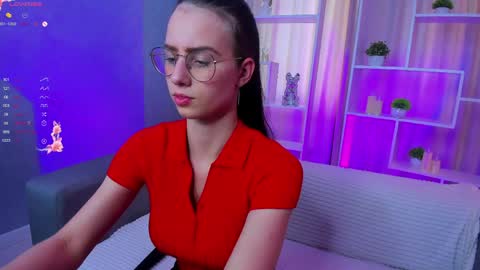 Snapshot of lovebettie chatting on April 7, 8:26 am Elisabette online show from April 7, 8:26 am