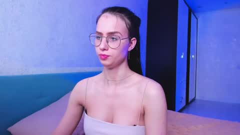 Snapshot of lovebettie chatting on April 17, 8:50 am Elisabette online show from April 17, 8:50 am