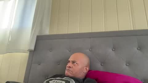 loved19 online show from November 23, 9:25 pm