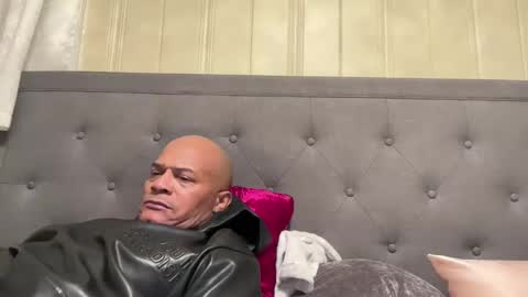 loved19 online show from January 12, 2:28 am