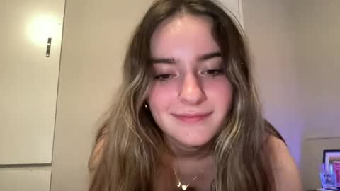 Snapshot of lovefromrose1 chatting on June 22, 3:25 am Olivia Rose online show from June 22, 3:25 am