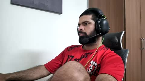 Snapshot of lovehairyindian chatting on July 1, 6:37 am Indian hairy online show from July 1, 6:37 am