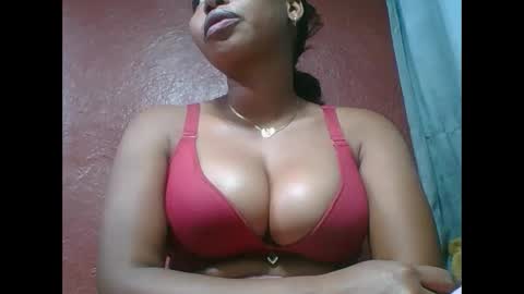 loveinlife750427 online show from October 23, 5:40 am