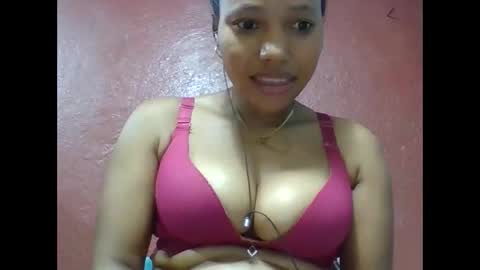 loveinlife750427 online show from March 9, 6:39 am