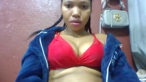 loveinlife750427 online show from May 23, 2:39 am