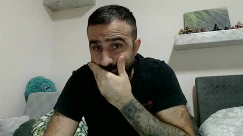 Snapshot of loveivat80 chatting on December 21, 4:52 am loveivat80 online show from December 21, 4:52 am