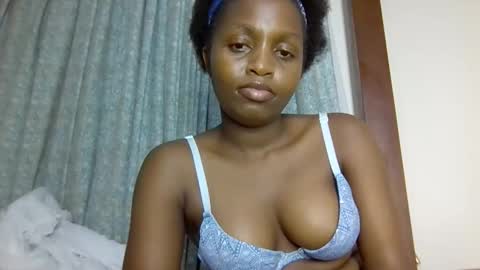 lovelbrownie online show from October 9, 7:01 pm