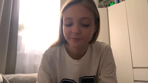 Snapshot of lovelladeboer chatting on October 5, 7:50 am Ella online show from October 5, 7:50 am