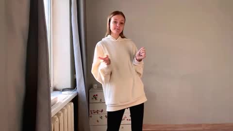 Ella online show from November 17, 6:08 am