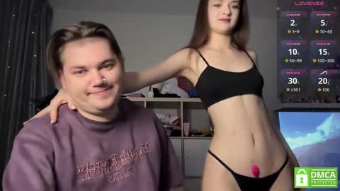 Snapshot of lovelly_mooncouple chatting on September 18, 10:39 am Mileena and Oliver online show from September 18, 10:39 am