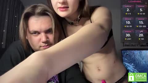 Snapshot of lovelly_mooncouple chatting on October 4, 9:13 pm Mileena and Oliver online show from October 4, 9:13 pm