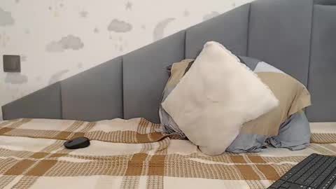 lovellykitty online show from May 6, 6:30 am