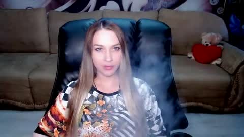 private open online show from April 18, 1:26 pm