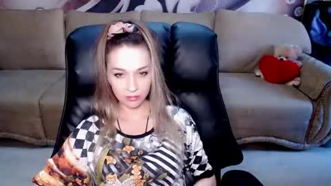Snapshot of lovellymalina chatting on July 5, 2:24 pm private open online show from July 5, 2:24 pm