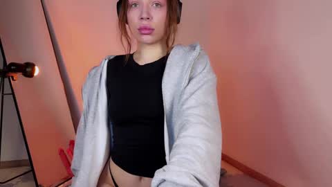Snapshot of lovelorn_ chatting on February 26, 3:42 am Elsa online show from February 26, 3:42 am