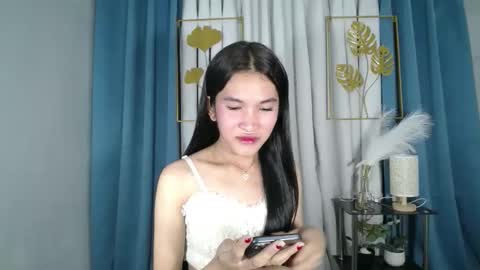 BELLA online show from May 18, 2:07 am