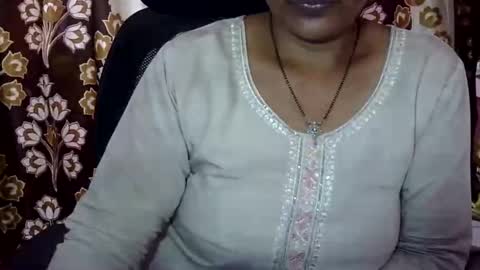 Snapshot of lovely_bhabhi65 chatting on September 9, 11:32 am lovely_bhabhi65 online show from September 9, 11:32 am