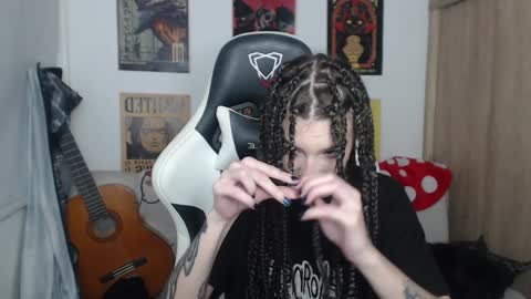 Snapshot of lovely_cass chatting on December 3, 4:25 am Cassie online show from December 3, 4:25 am