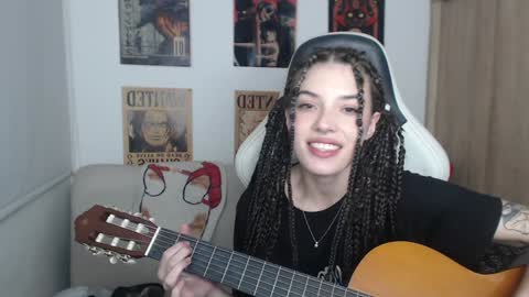Snapshot of lovely_cass chatting on December 3, 7:32 am Cassie online show from December 3, 7:32 am