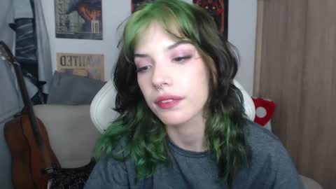 Snapshot of lovely_cass chatting on December 7, 4:42 am Cassie online show from December 7, 4:42 am