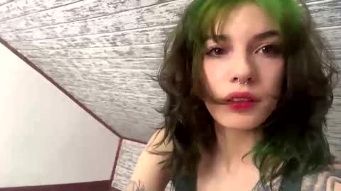 Snapshot of lovely_cass chatting on December 11, 6:20 pm Cassie online show from December 11, 6:20 pm