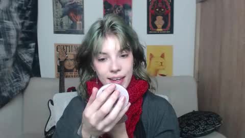 Snapshot of lovely_cass chatting on February 18, 4:48 am Cassie online show from February 18, 4:48 am