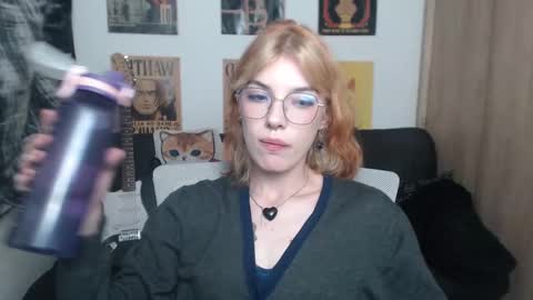 Snapshot of lovely_cass chatting on March 11, 6:00 am Cassie online show from March 11, 6:00 am