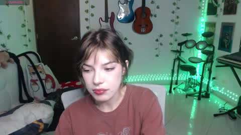 Snapshot of lovely_cass chatting on November 19, 9:48 pm Cassie online show from November 19, 9:48 pm