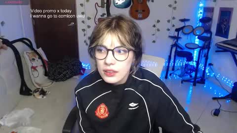 Snapshot of lovely_cass chatting on November 26, 5:30 am Cassie online show from November 26, 5:30 am