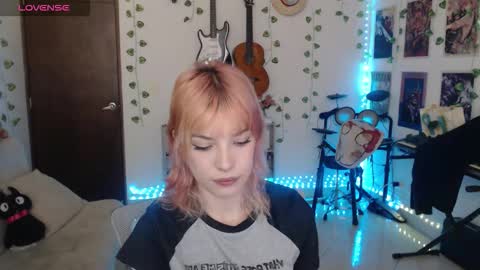 Snapshot of lovely_cass chatting on January 17, 11:41 pm Cassie online show from January 17, 11:41 pm