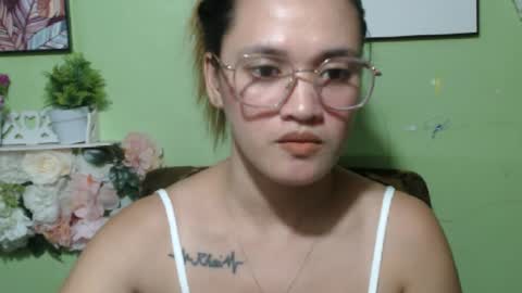 Snapshot of lovely_chicky06 chatting on January 6, 2:21 pm hearty2 Hey guys Im Jess online show from January 6, 2:21 pm