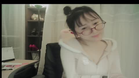 DANA KIM online show from March 9, 4:55 pm