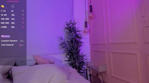 Emma online show from February 6, 1:36 pm