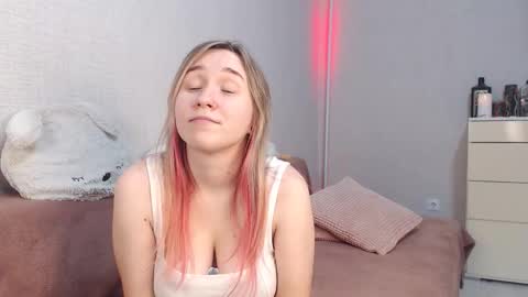 Lovely Hayley online show from November 2, 9:17 pm