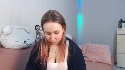 Lovely Hayley online show from February 12, 9:21 pm