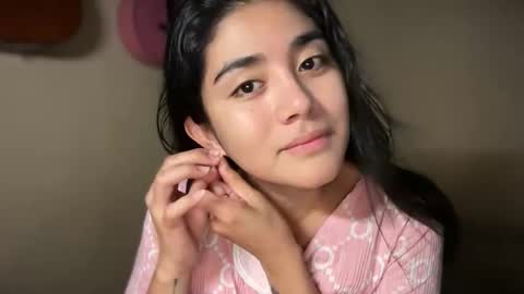 Snapshot of lovely_meg chatting on June 6, 12:32 pm M E G online show from June 6, 12:32 pm