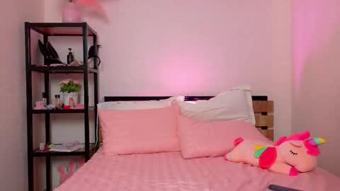 Snapshot of lovely_poppy chatting on September 19, 1:40 am Lolly online show from September 19, 1:40 am