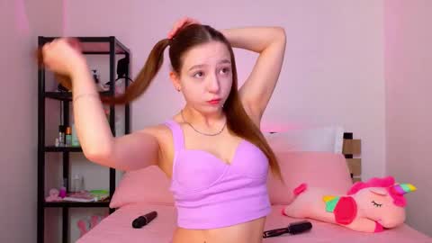 Snapshot of lovely_poppy chatting on October 17, 1:31 am Lolly online show from October 17, 1:31 am