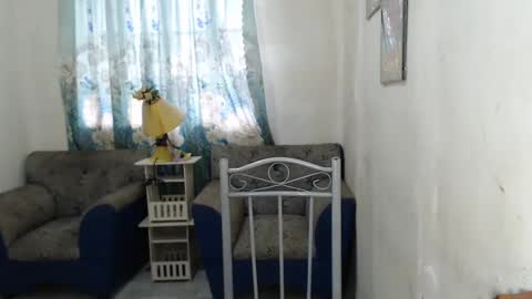 Snapshot of lovely_singlemom chatting on December 23, 10:12 pm ask me dear online show from December 23, 10:12 pm