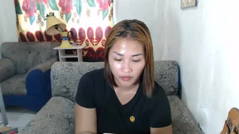 Snapshot of lovely_singlemom chatting on January 27, 1:59 am ask me dear online show from January 27, 1:59 am
