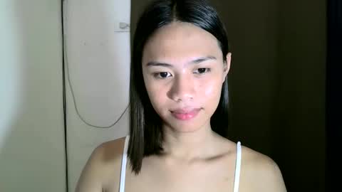 Snapshot of lovely_yvoneslutty chatting on September 16, 2:45 am lovely_yvoneslutty online show from September 16, 2:45 am
