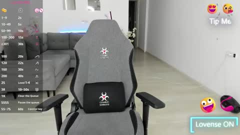 lovelybianca_ online show from November 5, 9:15 pm