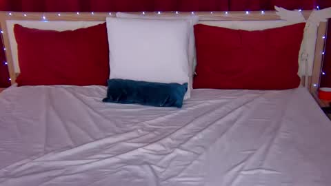 Caroline online show from September 28, 1:33 am