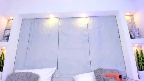 Snapshot of lovelyeyesx chatting on March 11, 5:52 pm Lovely online show from March 11, 5:52 pm