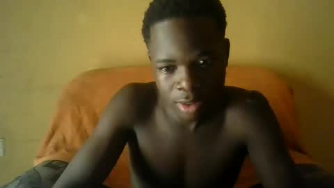 lovelyguy1111 online show from May 3, 5:41 pm